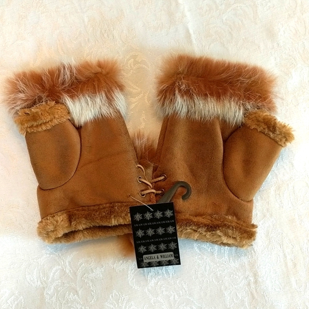 NWT, Angela & William half gloves, dark tan, OS